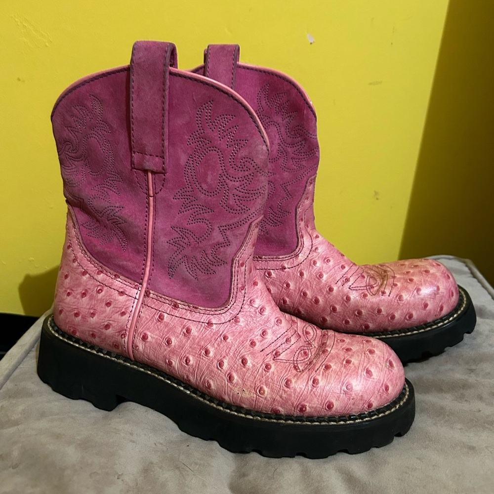 Pink Ariat women’s Cowboy Boots